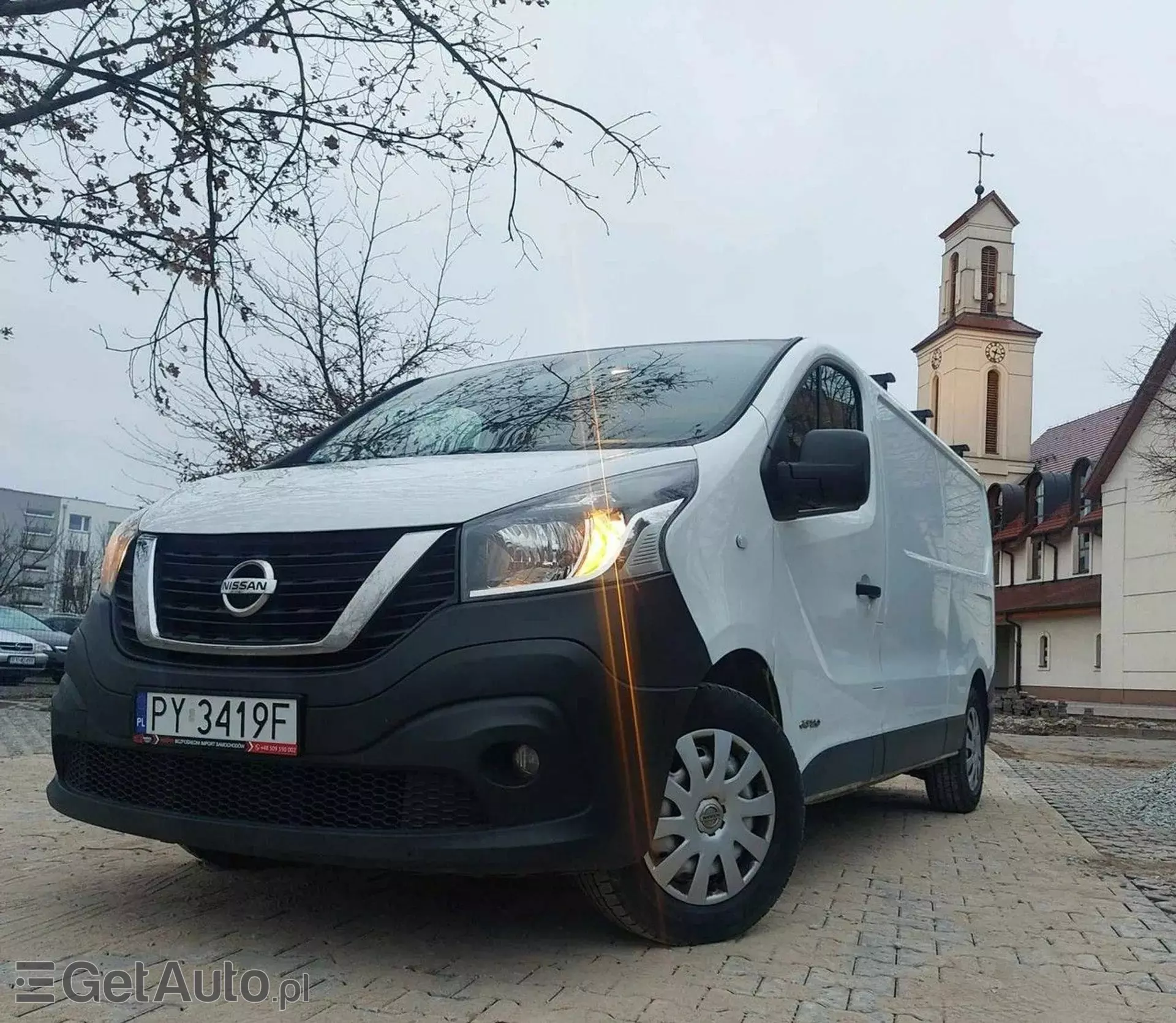 NISSAN Nv300 