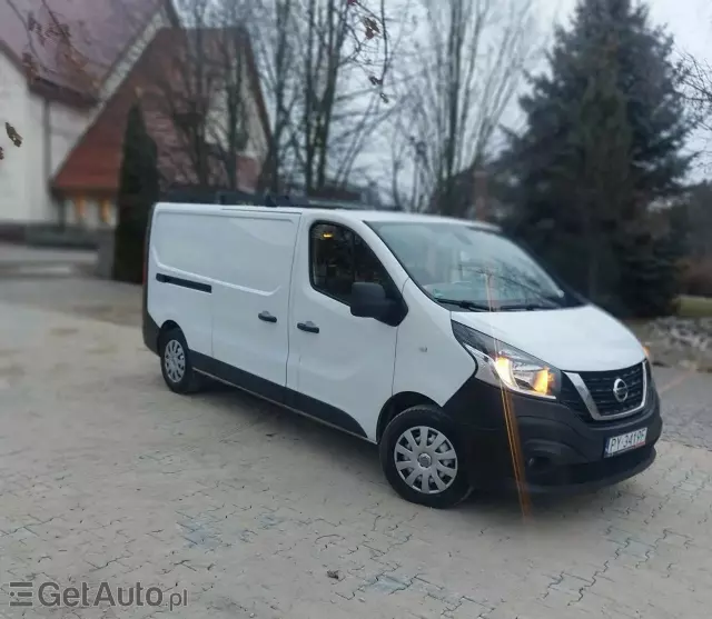 NISSAN Nv300 