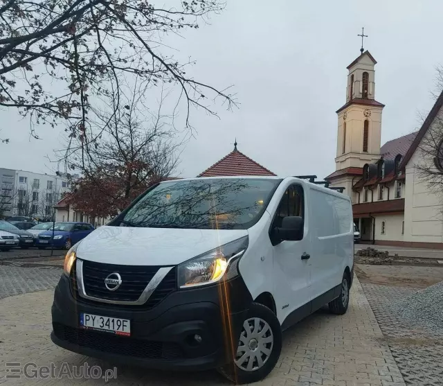 NISSAN Nv300 