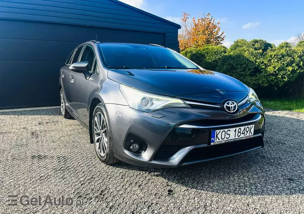 TOYOTA Avensis 1.6 D-4D Prestige