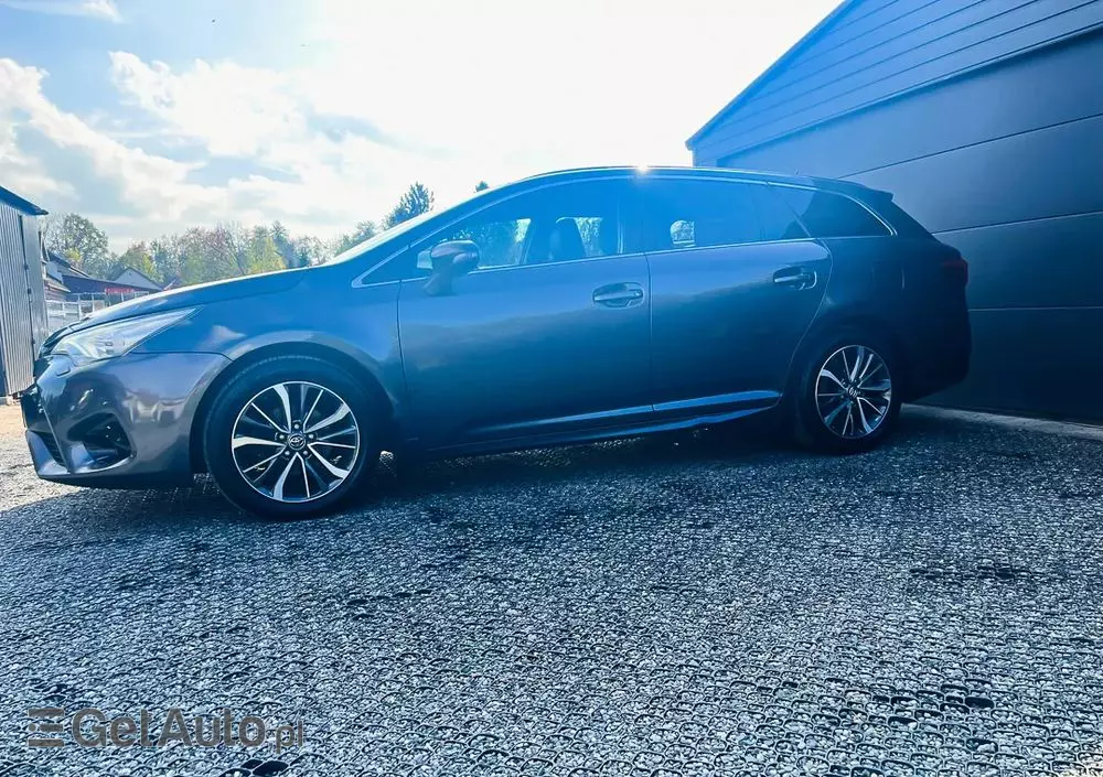 TOYOTA Avensis 1.6 D-4D Prestige