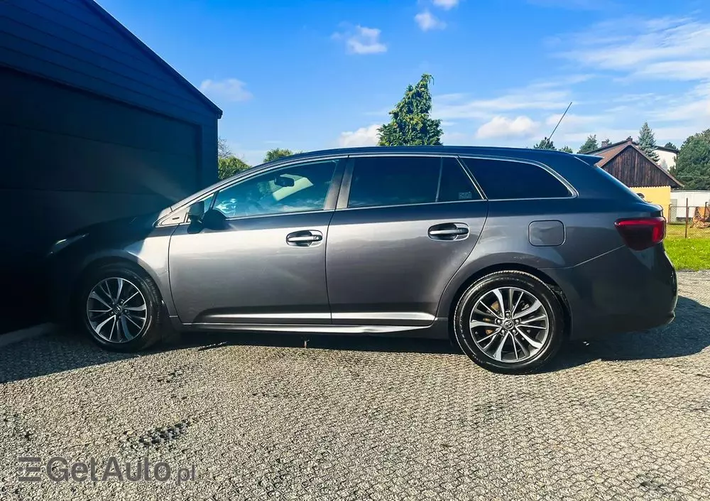 TOYOTA Avensis 1.6 D-4D Prestige