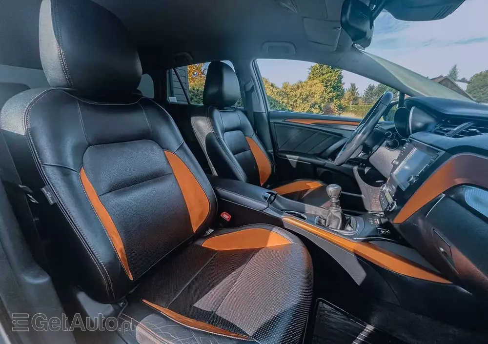 TOYOTA Avensis 1.6 D-4D Prestige