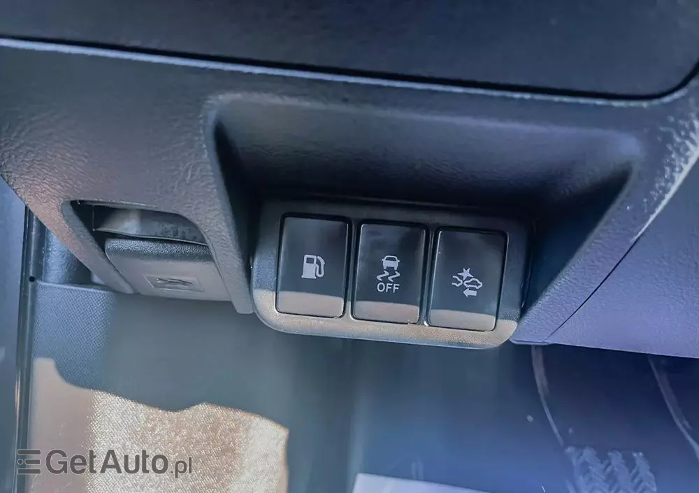 TOYOTA Avensis 1.6 D-4D Prestige