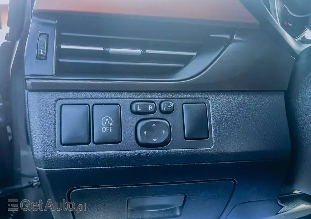 TOYOTA Avensis 1.6 D-4D Prestige