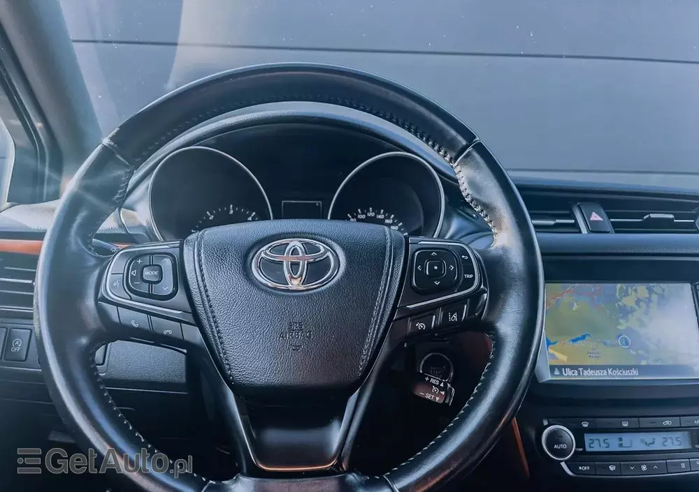 TOYOTA Avensis 1.6 D-4D Prestige