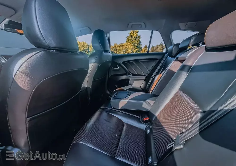 TOYOTA Avensis 1.6 D-4D Prestige