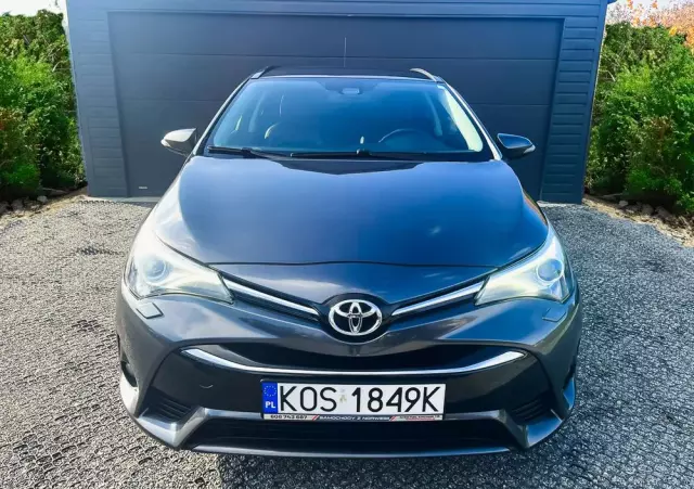 TOYOTA Avensis 1.6 D-4D Prestige