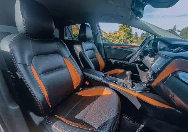 TOYOTA Avensis 1.6 D-4D Prestige