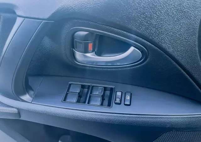 TOYOTA Avensis 1.6 D-4D Prestige