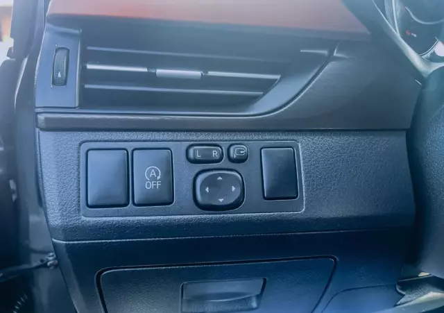 TOYOTA Avensis 1.6 D-4D Prestige