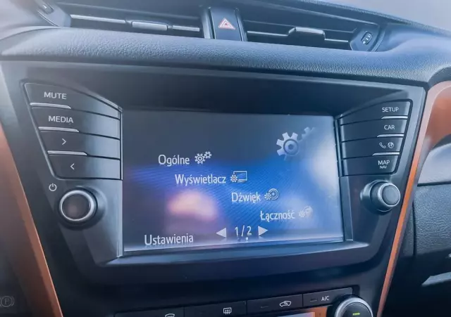 TOYOTA Avensis 1.6 D-4D Prestige