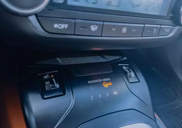 TOYOTA Avensis 1.6 D-4D Prestige