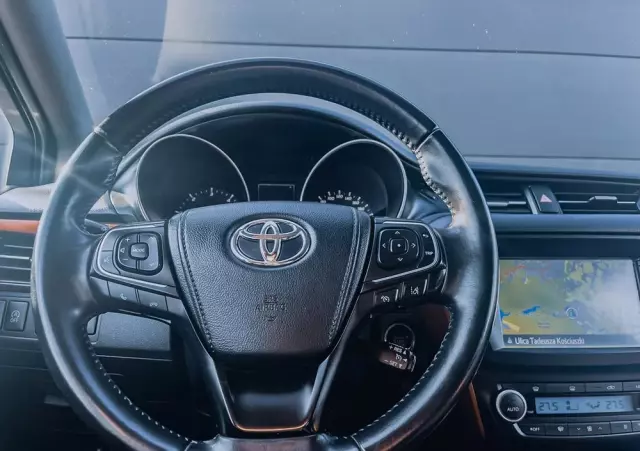 TOYOTA Avensis 1.6 D-4D Prestige
