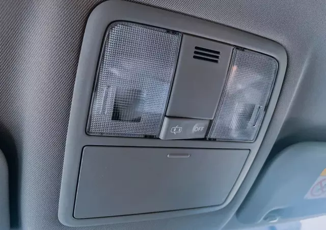 TOYOTA Avensis 1.6 D-4D Prestige