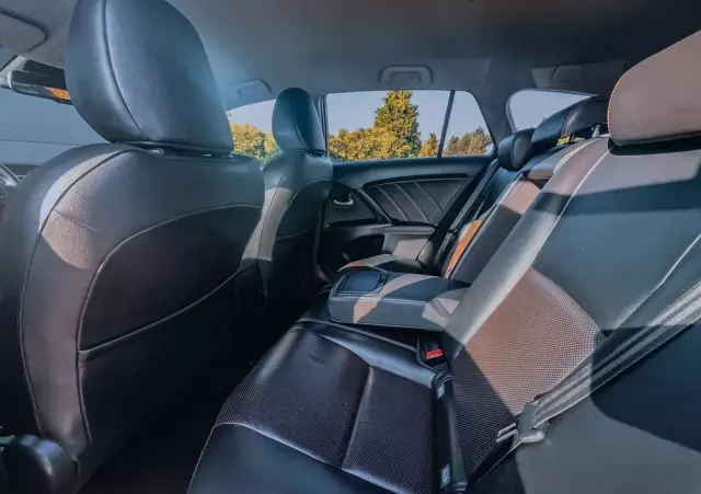 TOYOTA Avensis 1.6 D-4D Prestige