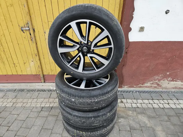 NISSAN X-Trail Tekna i 4x4