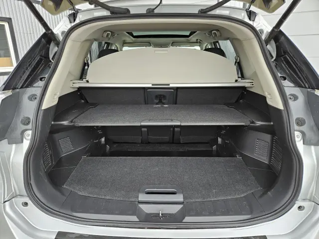 NISSAN X-Trail Tekna i 4x4