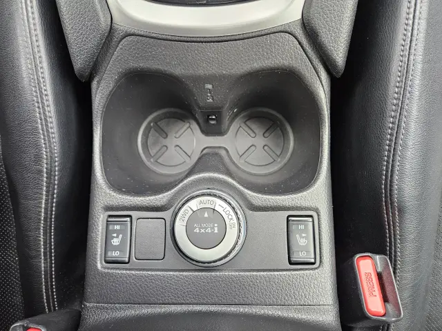 NISSAN X-Trail Tekna i 4x4