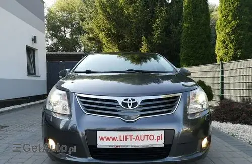 TOYOTA Avensis 