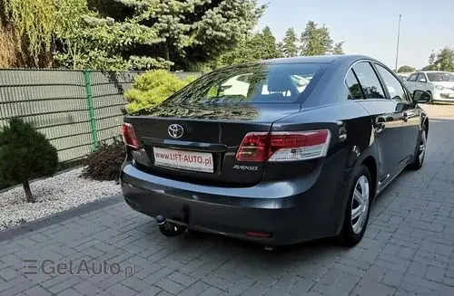 TOYOTA Avensis 