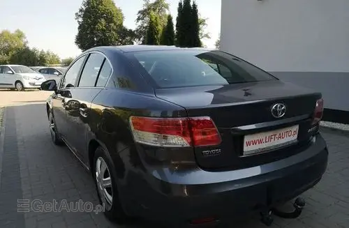TOYOTA Avensis 