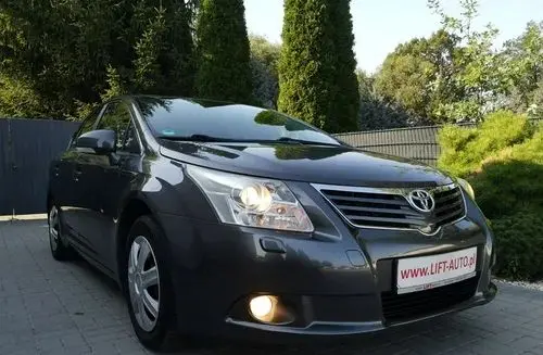 TOYOTA Avensis 