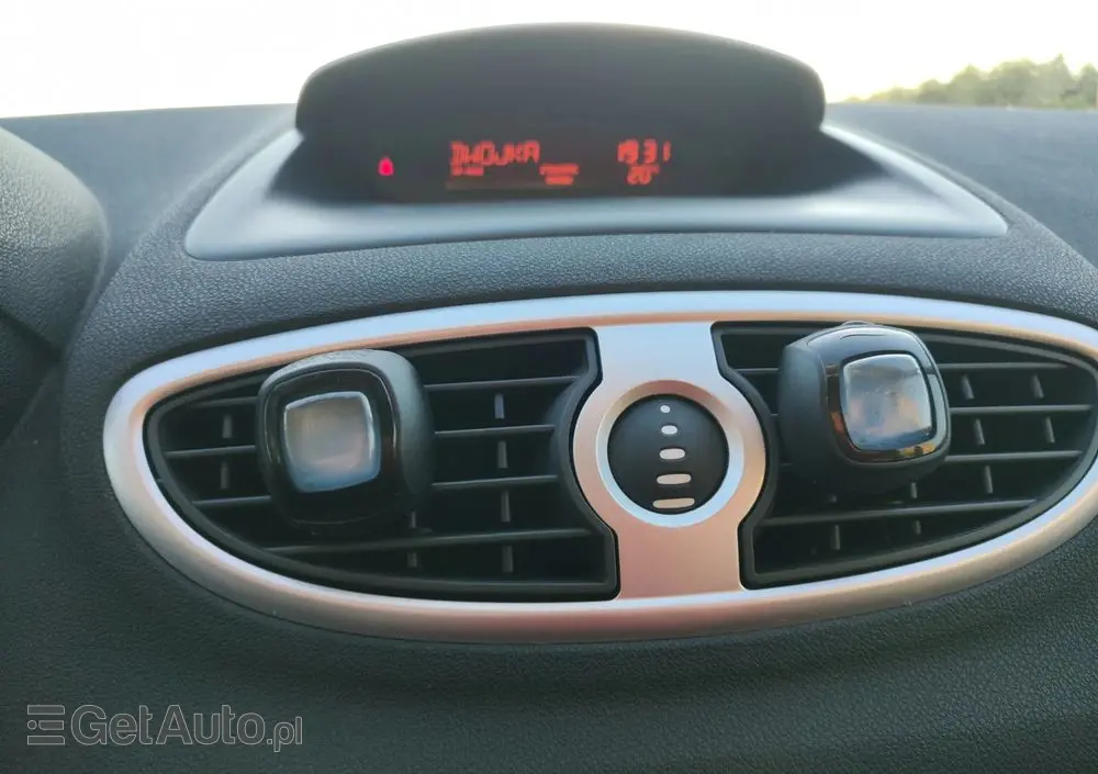 RENAULT Clio 1.2 TCE Authentique