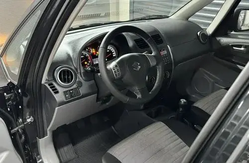SUZUKI SX4 