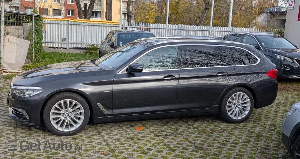 BMW Seria 5 520i Luxury Line