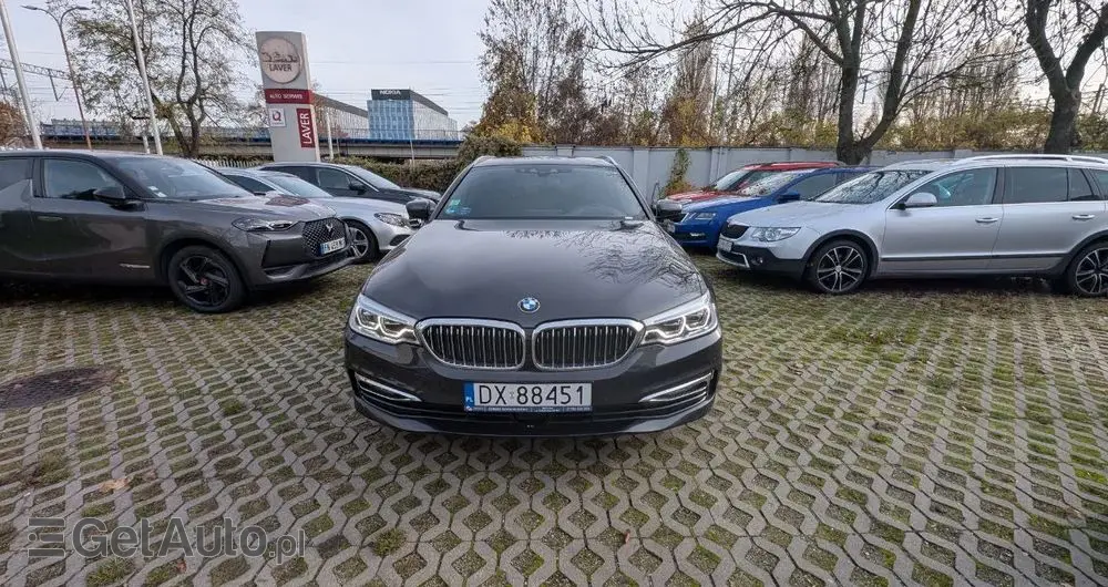 BMW Seria 5 520i Luxury Line