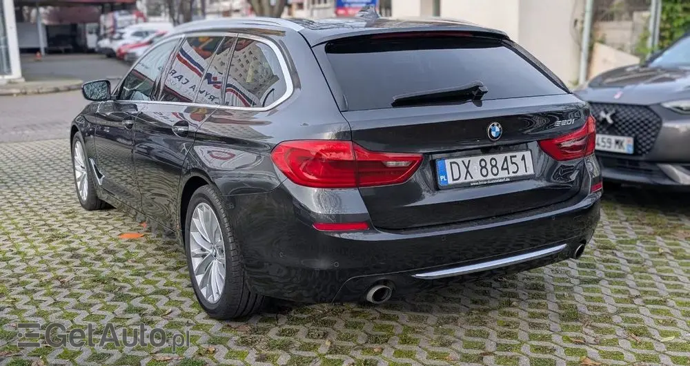 BMW Seria 5 520i Luxury Line