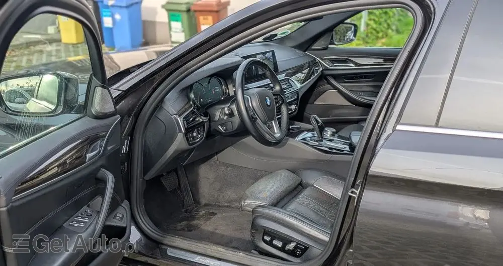 BMW Seria 5 520i Luxury Line