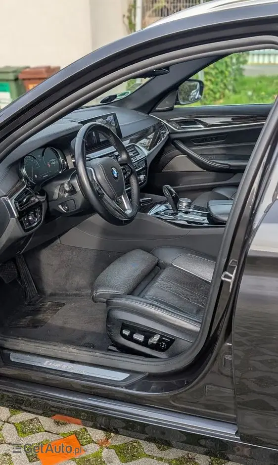 BMW Seria 5 520i Luxury Line