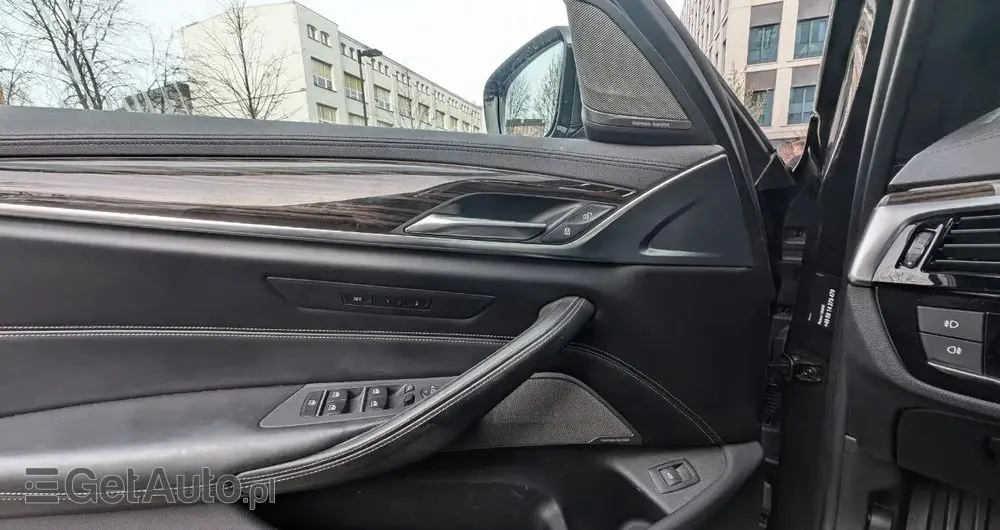 BMW Seria 5 520i Luxury Line