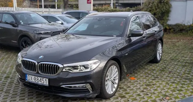 BMW Seria 5 520i Luxury Line