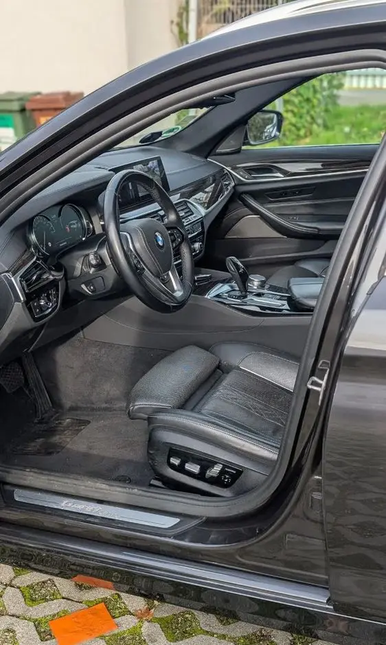 BMW Seria 5 520i Luxury Line