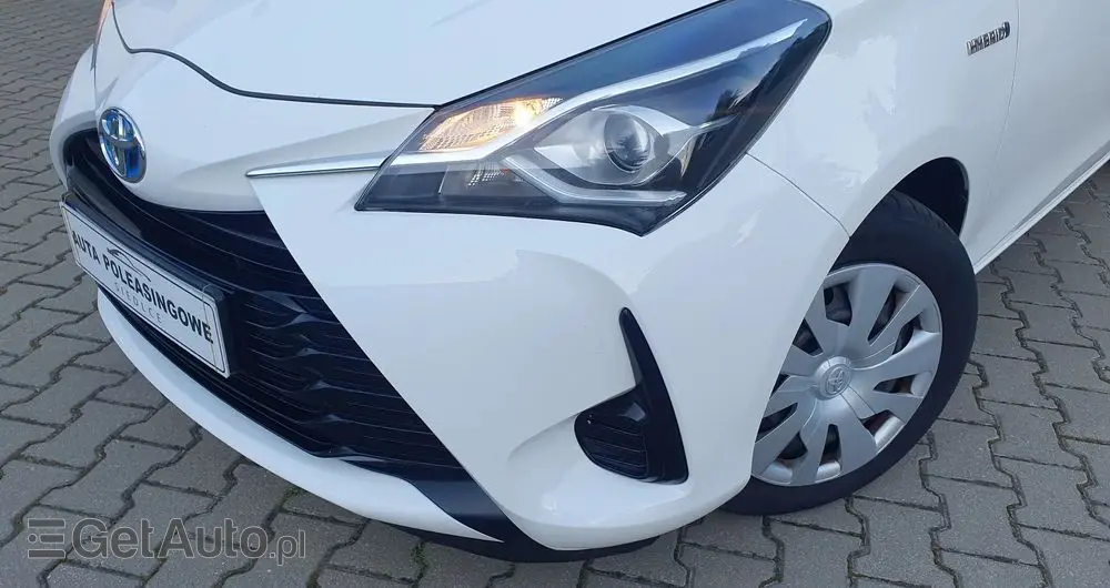 TOYOTA Yaris Hybrid 100 Active
