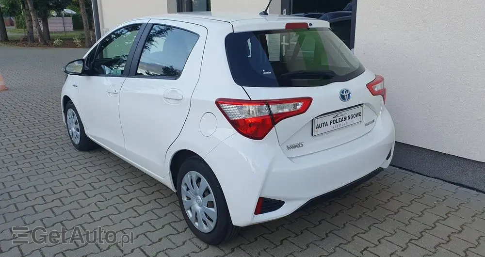 TOYOTA Yaris Hybrid 100 Active
