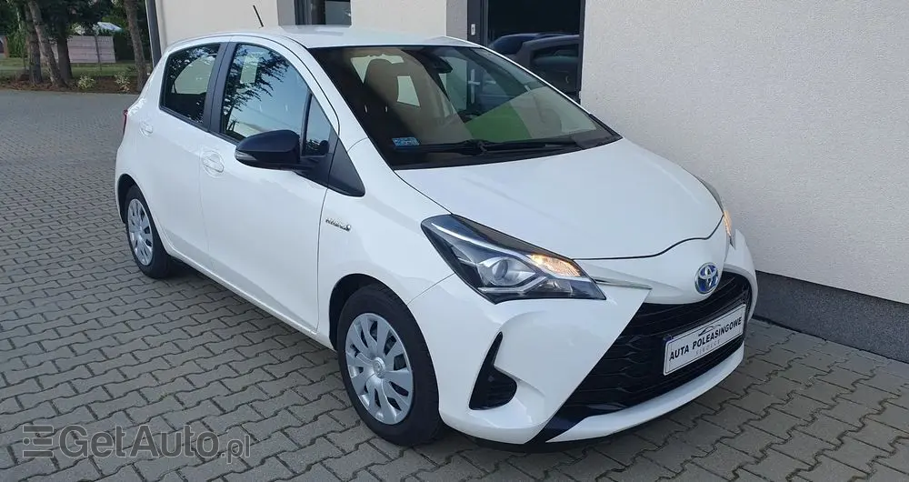 TOYOTA Yaris Hybrid 100 Active