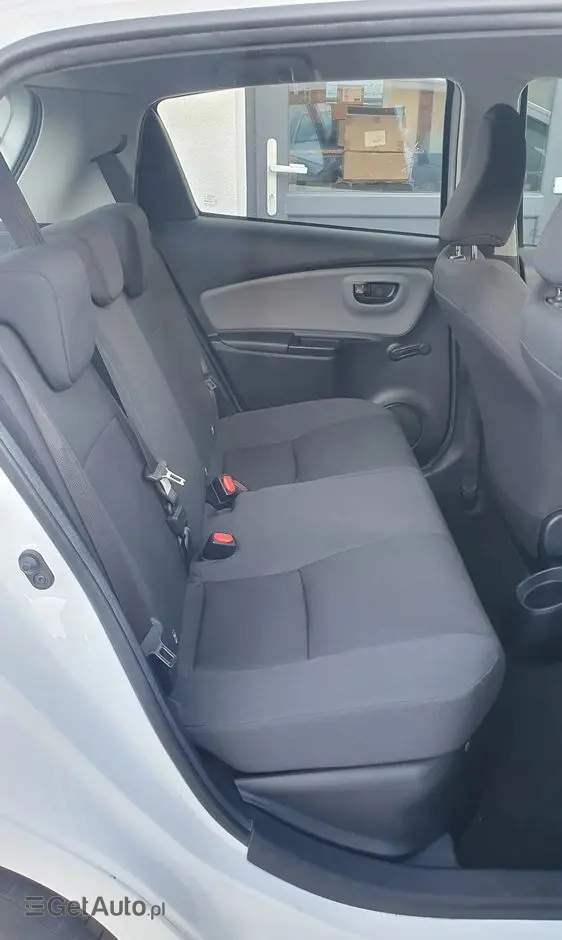 TOYOTA Yaris Hybrid 100 Active