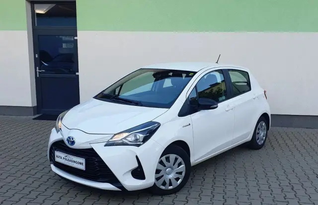 TOYOTA Yaris Hybrid 100 Active
