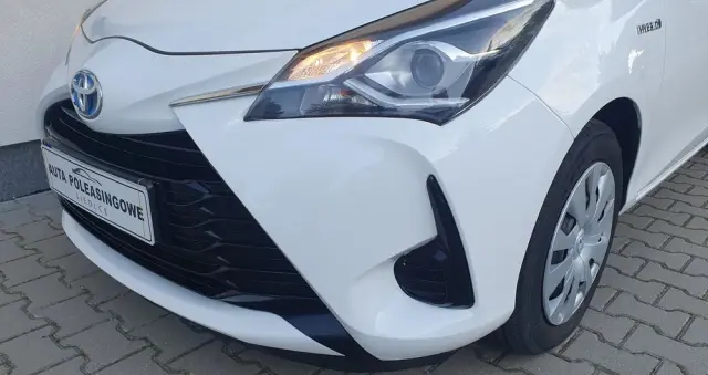 TOYOTA Yaris Hybrid 100 Active