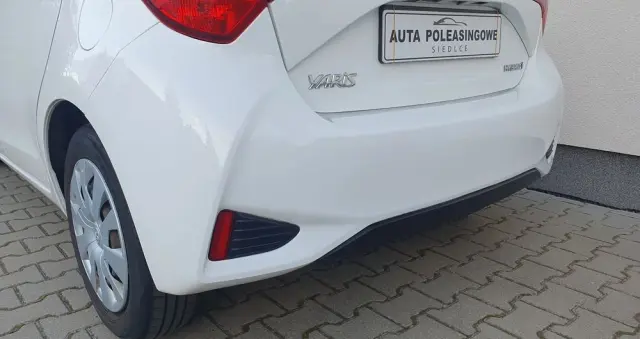 TOYOTA Yaris Hybrid 100 Active