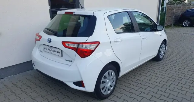 TOYOTA Yaris Hybrid 100 Active