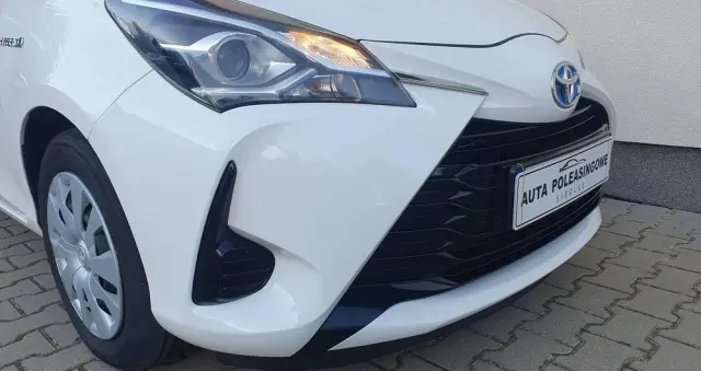 TOYOTA Yaris Hybrid 100 Active
