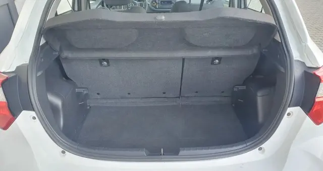 TOYOTA Yaris Hybrid 100 Active