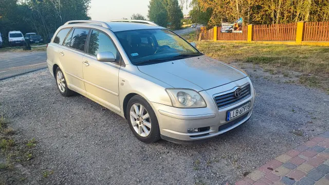 TOYOTA Avensis 