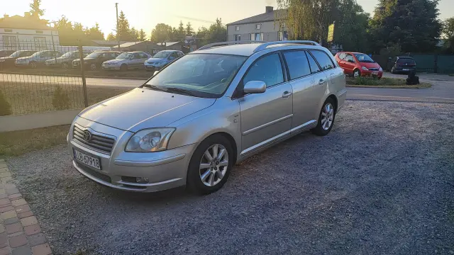 TOYOTA Avensis 