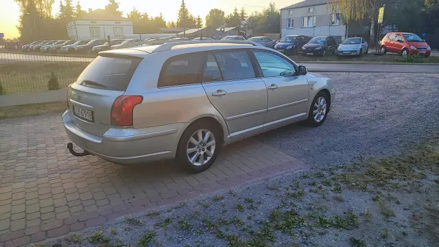 TOYOTA Avensis 